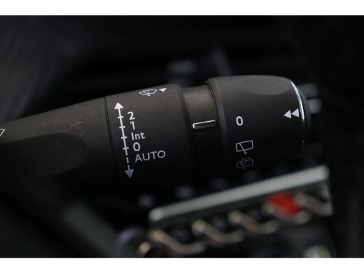 Peugeot 208 Peugeot 1.2 PureTech Blue Lease Allure 100pk | Navi | Parkeersensoren A. | Cruise control | LMV 1... ActivLease financial lease