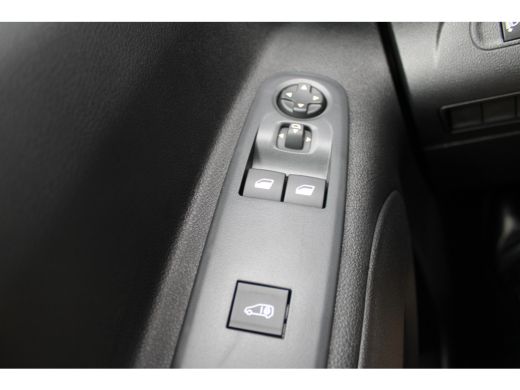 Peugeot e-Partner Peugeot 50 kWh 2024 | CAMERA | STOEL + STUURVERW. | NAVI BY APP | DEMO VOORDEEL ActivLease financial lease