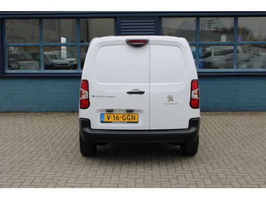 Peugeot e-Partner Peugeot 50 kWh 2024 | CAMERA | STOEL + STUURVERW. | NAVI BY APP | DEMO VOORDEEL ActivLease financial lease