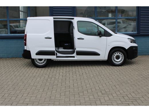 Peugeot e-Partner Peugeot 50 kWh 2024 | CAMERA | STOEL + STUURVERW. | NAVI BY APP | DEMO VOORDEEL ActivLease financial lease