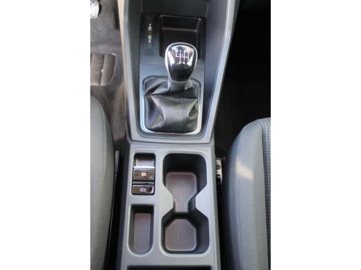 Volkswagen Caddy Maxi BPM VRIJ | 75 PK | Airco | Trekhaak | Apple Carplay | PDC achter ActivLease financial lease