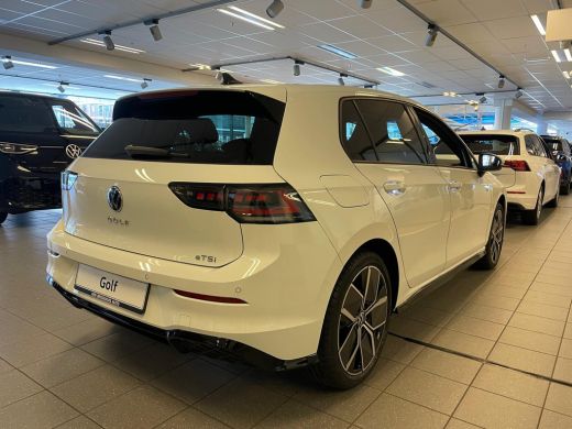 Volkswagen Golf Volkswagen R-Line Edition Inclusief €2000,- inruilvoordeel | | 'App-Connect' draadloze smartphone... ActivLease financial lease