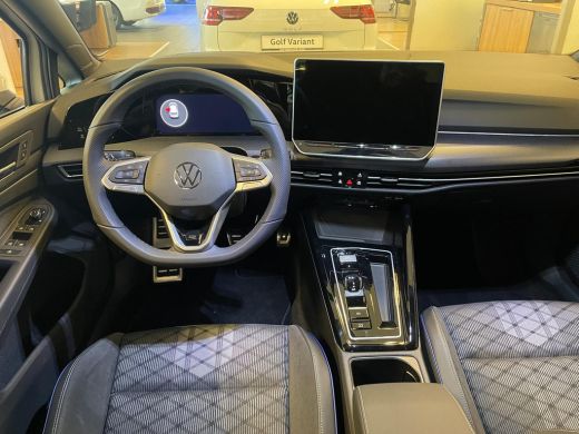 Volkswagen Golf Volkswagen R-Line Edition Inclusief €2000,- inruilvoordeel | | 'App-Connect' draadloze smartphone... ActivLease financial lease