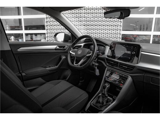 Volkswagen T-Roc 1.5 TSI Life Business DSG | Apple carPlay | Clima ActivLease financial lease
