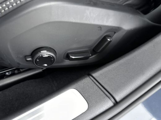 Volvo  V90 Volvo 2.0 T6 Plug-in hybrid AWD Plus Dark | Luchtvering | Trekhaak | Stoelventilatie | H&K Audio ... ActivLease financial lease