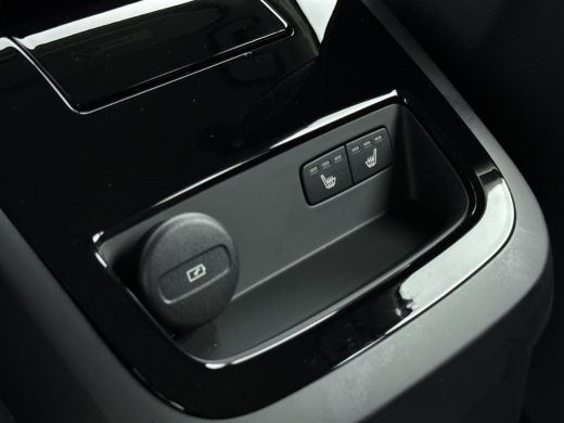 Volvo  V90 Volvo 2.0 T6 Plug-in hybrid AWD Plus Dark | Luchtvering | Trekhaak | Stoelventilatie | H&K Audio ... ActivLease financial lease