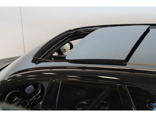 Volvo  XC60 Volvo T6 350PK AWD Ultra Black Edition | Luchtvering | 360º view | HUD | HK Audio | Adapt LED ActivLease financial lease