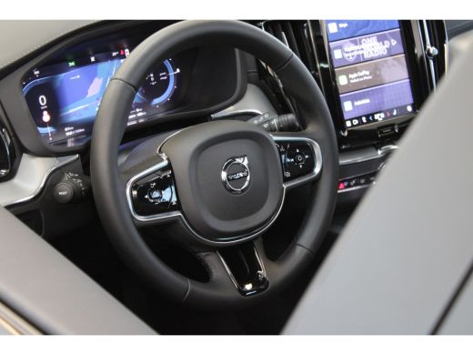 Volvo  XC60 Volvo T6 350PK AWD Ultra Black Edition | Luchtvering | 360º view | HUD | HK Audio | Adapt LED ActivLease financial lease