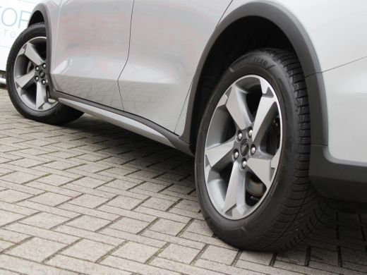 Ford FOCUS Wagon 1.5 EcoBoost Active Business NL AUTO | CAMERA | TREKHAAK | STUURWIEL VERW | ActivLease financial lease