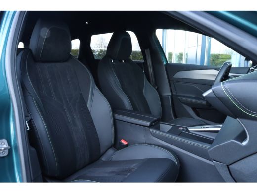 Peugeot e-308 SW Peugeot GT EV 54 kWh | ACC | 360' Camera | AGR | Massage | Elektr. klep | Carplay | Stuurverwarmi... ActivLease financial lease