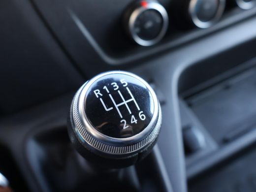 Renault Master T35 2.3 DCI 150 PK L2H2 WORK EDITION + APPLE CARPLAY | CAMERA | TREKHAAK ActivLease financial lease