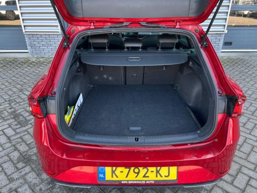 Seat Leon Sportstourer 1.5 TSI 150 pk FR Launch Edition | Trekhaak uitklapbaar | Dodehoek detectie | Navigatie | ActivLease financial lease