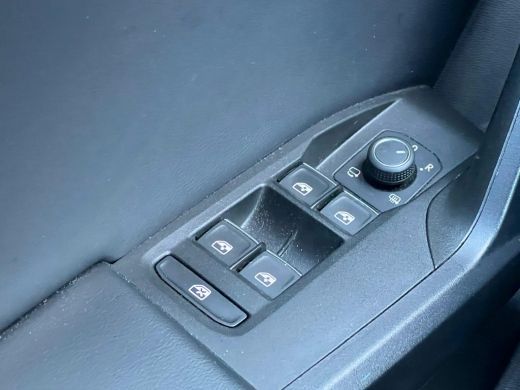 Seat Leon Sportstourer 1.5 TSI 150 pk FR Launch Edition | Trekhaak uitklapbaar | Dodehoek detectie | Navigatie | ActivLease financial lease