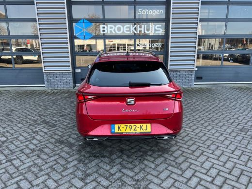 Seat Leon Sportstourer 1.5 TSI 150 pk FR Launch Edition | Trekhaak uitklapbaar | Dodehoek detectie | Navigatie | ActivLease financial lease
