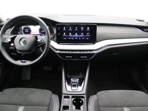 Skoda Octavia Combi 1.4 TSI iV PHEV Business Edition 204PK DSG Trekhaak, full led, adaptive cruise, side assist... ActivLease financial lease