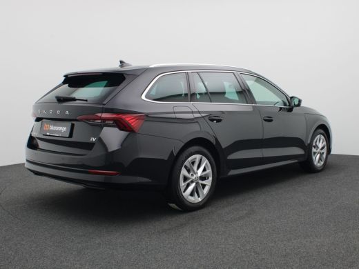 Skoda Octavia Combi 1.4 TSI iV PHEV Business Edition 204PK DSG Trekhaak, full led, adaptive cruise, side assist... ActivLease financial lease