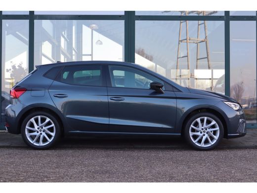 Seat Ibiza 1.0 EcoTSI 95 5MT FR | 17 inch lichtmetalen velgen, (7J x 17) | Airconditioning automatisch met 2... ActivLease financial lease