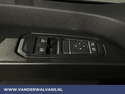 Renault Trafic 2.0 dCi 131pk L2H1 Euro6 Airco | LED | Cruisecontrol | 2500kg Trekhaak Bijrijdersbank ActivLease financial lease