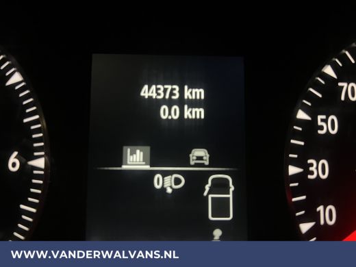 Renault Trafic 2.0 dCi 131pk L2H1 Euro6 Airco | LED | Cruisecontrol | 2500kg Trekhaak Bijrijdersbank ActivLease financial lease