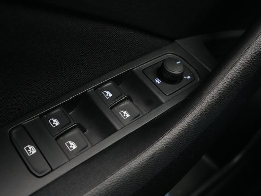 Skoda Kamiq 1.0 TSI Sport Business Navi via App Pdc Clima Cruise 316 ActivLease financial lease