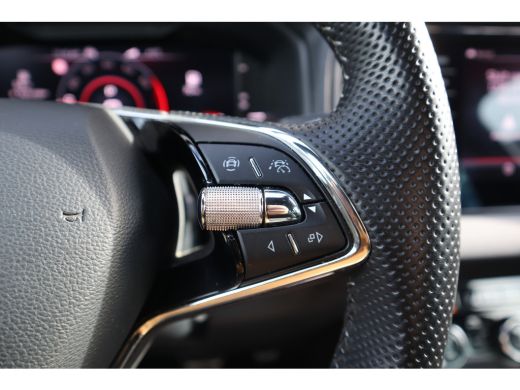 Skoda Karoq 1.5 TSI Sportline Business Digital Dash / Canton / 19inch / Trekhaak / Stoelverwarming / ActivLease financial lease