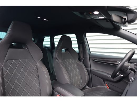 Skoda Karoq 1.5 TSI Sportline Business Digital Dash / Canton / 19inch / Trekhaak / Stoelverwarming / ActivLease financial lease