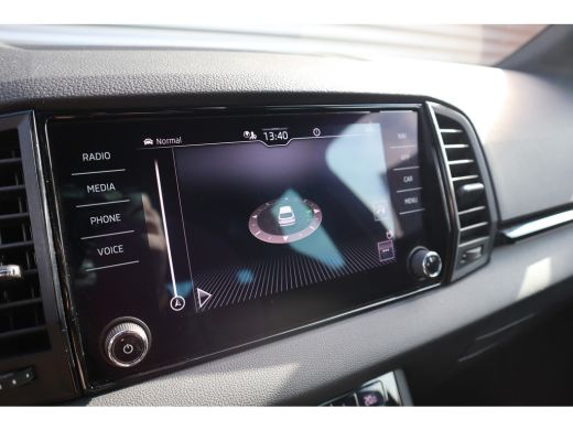 Skoda Karoq 1.5 TSI Sportline Business Digital Dash / Canton / 19inch / Trekhaak / Stoelverwarming / ActivLease financial lease