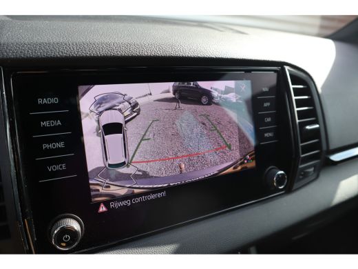 Skoda Karoq 1.5 TSI Sportline Business Digital Dash / Canton / 19inch / Trekhaak / Stoelverwarming / ActivLease financial lease
