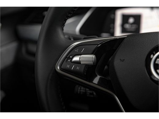 Skoda Octavia 1.5 TSI MHEV First Edition | Camera | 18 inch | Adapt. Cruise | Keyless | Elek. achterklep | Navi | ActivLease financial lease