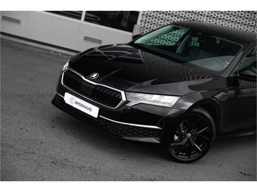 Skoda Octavia 1.5 TSI MHEV First Edition | Camera | 18 inch | Adapt. Cruise | Keyless | Elek. achterklep | Navi | ActivLease financial lease