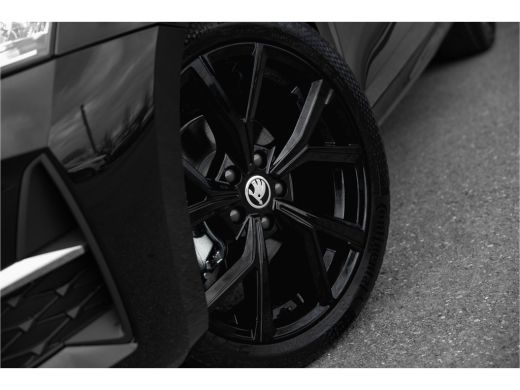 Skoda Octavia 1.5 TSI MHEV First Edition | Camera | 18 inch | Adapt. Cruise | Keyless | Elek. achterklep | Navi | ActivLease financial lease