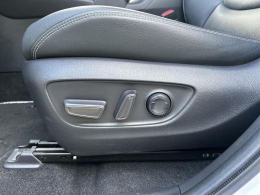Toyota RAV4 2.5 Hybrid AWD Executive (Climate seats - Panoramadak) ActivLease financial lease