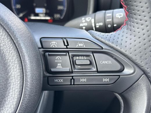 Toyota Yaris 1.5 Hybrid 130 GR Sport **DEMO/ STUUR- EN STOELVERWARMING/ PARKEERSENSOREN VOOR EN ACHTER** ActivLease financial lease