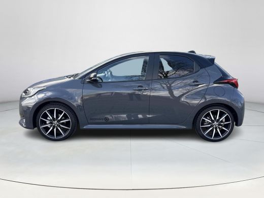 Toyota Yaris 1.5 Hybrid 130 GR Sport **DEMO/ STUUR- EN STOELVERWARMING/ PARKEERSENSOREN VOOR EN ACHTER** ActivLease financial lease