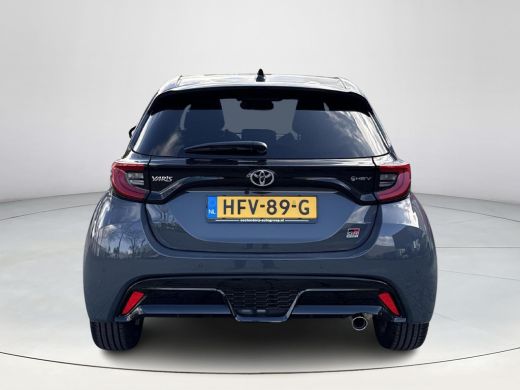 Toyota Yaris 1.5 Hybrid 130 GR Sport **DEMO/ STUUR- EN STOELVERWARMING/ PARKEERSENSOREN VOOR EN ACHTER** ActivLease financial lease