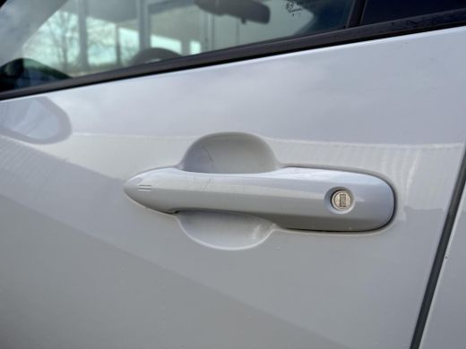 Toyota Yaris 1.5 Hybrid Dynamic **KEYLESS/ ADAPTIEF CRUISE CONTROL/ 36 MAANDEN GARANTIE** ActivLease financial lease
