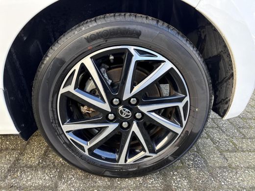 Toyota Yaris 1.5 Hybrid Dynamic **KEYLESS/ ADAPTIEF CRUISE CONTROL/ 36 MAANDEN GARANTIE** ActivLease financial lease