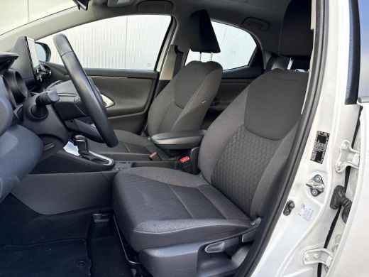 Toyota Yaris 1.5 Hybrid Dynamic **KEYLESS/ ADAPTIEF CRUISE CONTROL/ 36 MAANDEN GARANTIE** ActivLease financial lease