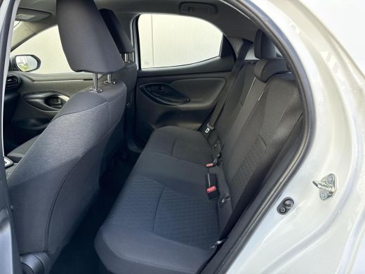 Toyota Yaris 1.5 Hybrid Dynamic **KEYLESS/ ADAPTIEF CRUISE CONTROL/ 36 MAANDEN GARANTIE** ActivLease financial lease