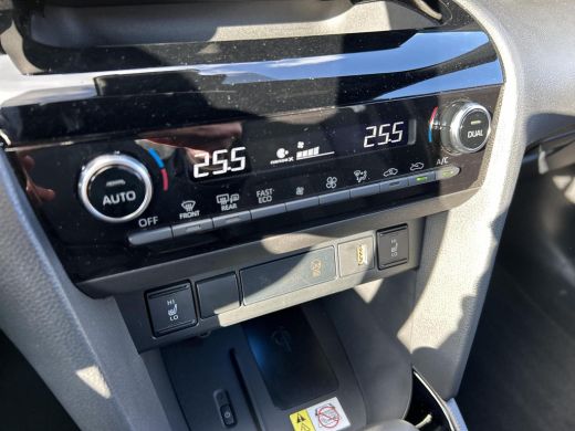 Toyota Yaris Cross 1.5 Hybrid Bi-Tone Plus (Navigatie - Parkeersensoren) ActivLease financial lease