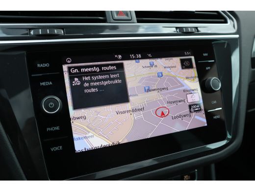 Volkswagen Tiguan 1.5 TSI Pano / Trekhaak / Massage Stoel / LED / Stoelverwarming / Camera / ActivLease financial lease
