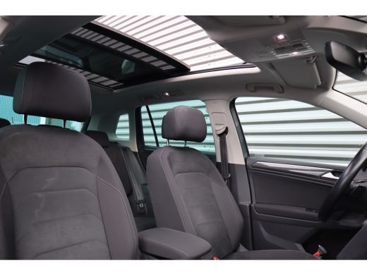 Volkswagen Tiguan 1.5 TSI Pano / Trekhaak / Massage Stoel / LED / Stoelverwarming / Camera / ActivLease financial lease