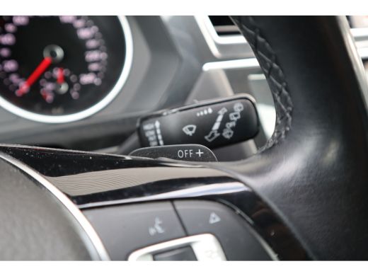 Volkswagen Tiguan 1.5 TSI Pano / Trekhaak / Massage Stoel / LED / Stoelverwarming / Camera / ActivLease financial lease
