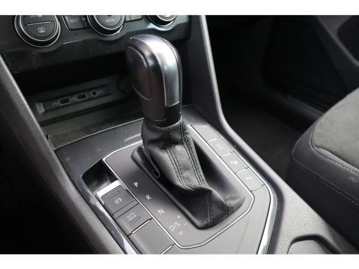 Volkswagen Tiguan 1.5 TSI Pano / Trekhaak / Massage Stoel / LED / Stoelverwarming / Camera / ActivLease financial lease