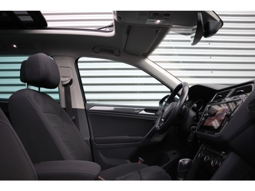 Volkswagen Tiguan 1.5 TSI Pano / Trekhaak / Massage Stoel / LED / Stoelverwarming / Camera / ActivLease financial lease