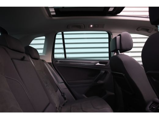 Volkswagen Tiguan 1.5 TSI Pano / Trekhaak / Massage Stoel / LED / Stoelverwarming / Camera / ActivLease financial lease