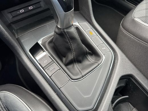 Volkswagen Tiguan 1.5 TSI R-Line | 150 Pk | Pano dak | Trekhaak | Navi | Clima | Virtual Dash | ActivLease financial lease