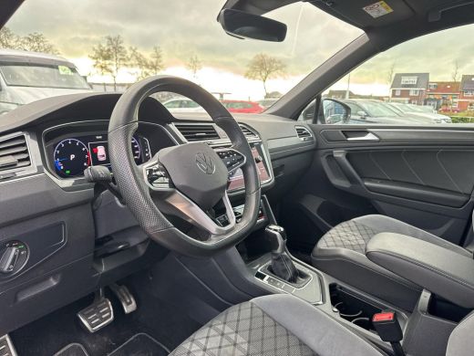 Volkswagen Tiguan 1.5 TSI R-Line | 150 Pk | Pano dak | Trekhaak | Navi | Clima | Virtual Dash | ActivLease financial lease