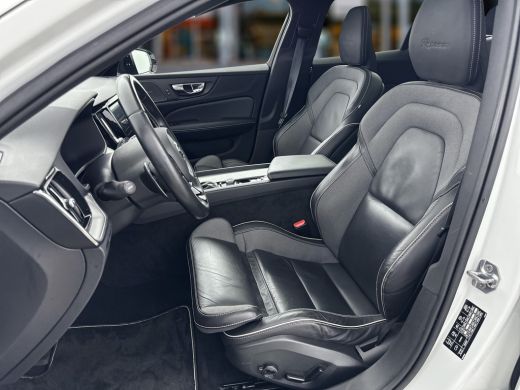 Volvo  V60 T4 R-Design | 19" | Panoramadak | Head-up | 360 Camera | Harman Kardon | Adaptieve cruise | BLIS ... ActivLease financial lease