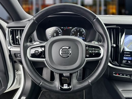 Volvo  V60 T4 R-Design | 19" | Panoramadak | Head-up | 360 Camera | Harman Kardon | Adaptieve cruise | BLIS ... ActivLease financial lease